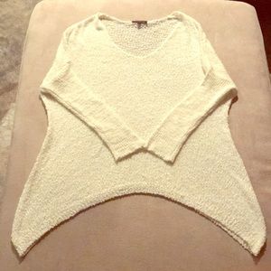 Ivory v-neck popcorn sweater